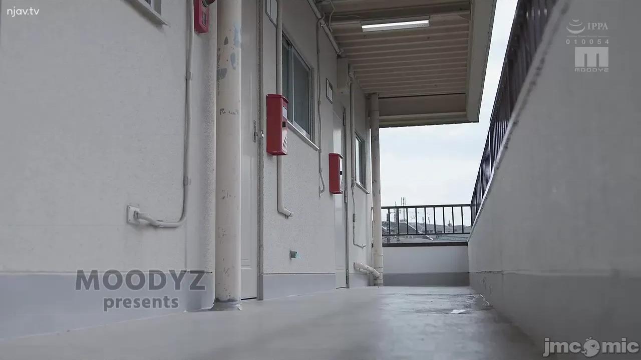 同人销量突破15万张！ 一个故事的真人版，讲述了一个女孩陷入其中并让她使用她的阴户的故事。 - 同人销量突破15万张！ 斋藤阿美里  [MIMK-138] 入り浸りギャルにま○こ使わせて贳う话 实写版 同人卖上15万部突破！FANZA同人ランキング3冠达成！ 空前の大ヒット作品を实写化！ 斋藤あみり 第2页