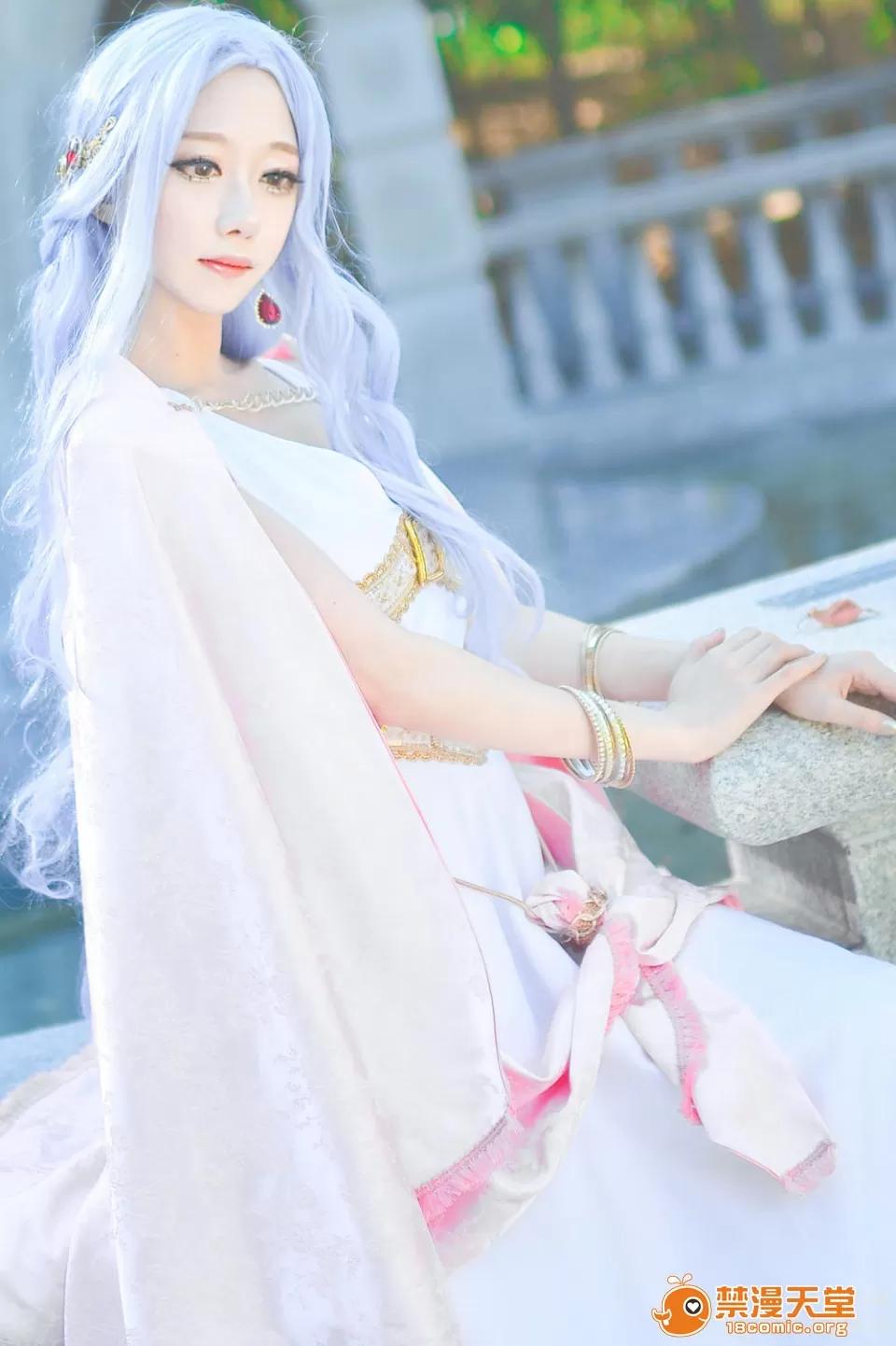 娜菲魯塔利·薇薇公主服 《海賊王》娜菲魯塔利·薇薇公主服 C O S P L A Y 第1页